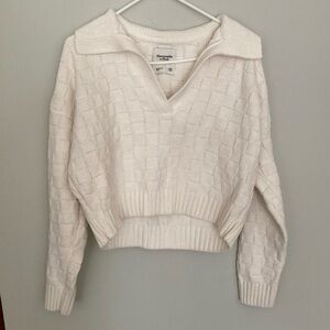 Abercrombie & Fitch white checkered oversized cropped sweater. Size xxs